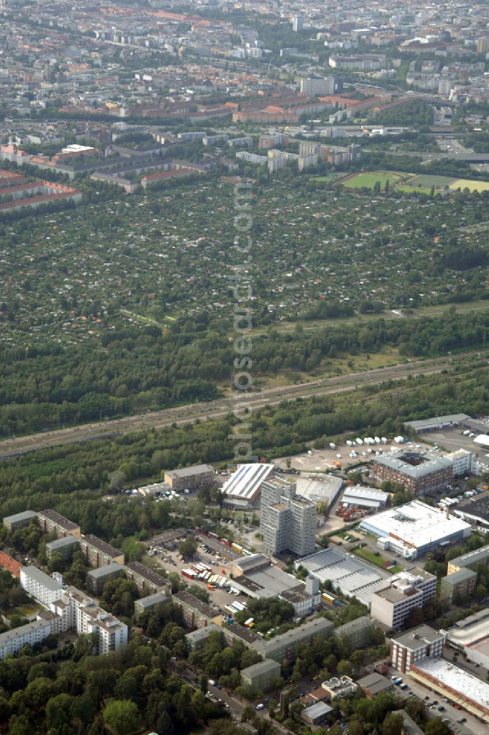 Berlin from the bird's eye view: Blick auf das Industriegebiet an der Bessemerstraße , Eythstraße in Berlin-Tempelhof. Eine Immobilie der HVB Immobilien AG.