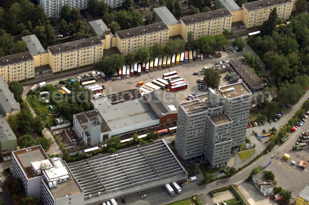 Aerial photograph Berlin - Blick auf das Industriegebiet an der Bessemerstraße , Eythstraße in Berlin-Tempelhof. Eine Immobilie der HVB Immobilien AG.