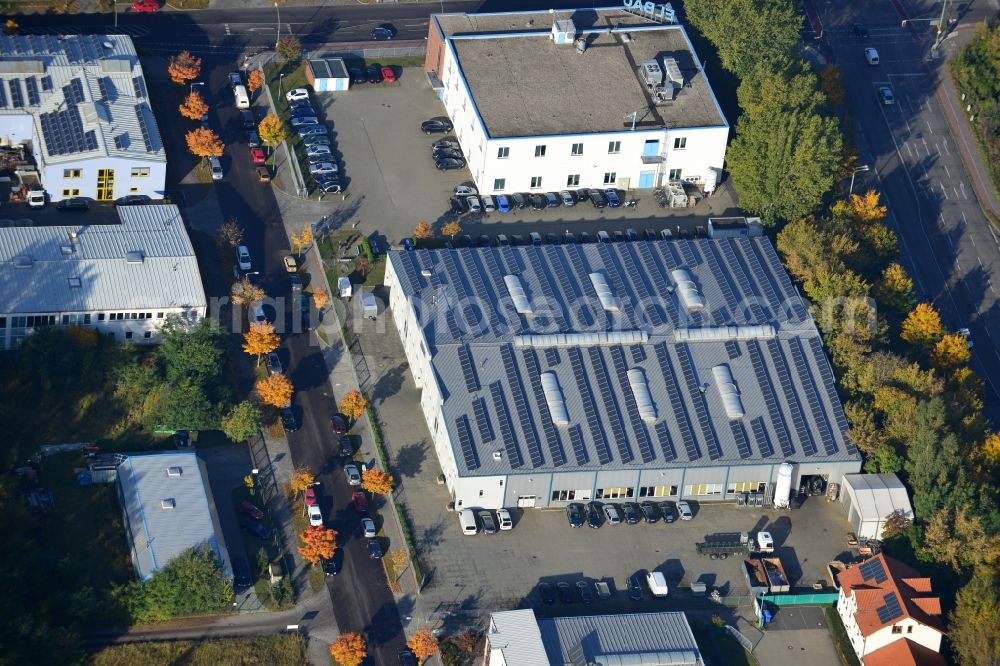 Berlin from the bird's eye view: View of the industrial area of Darßer bow in Berlin Weissensee. In the picture, the building of the service center BZW