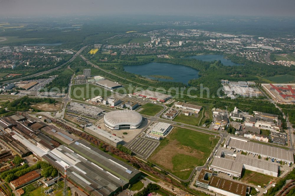 Düsseldorf from the bird's eye view: View of industrial area in Duesseldorf in the state North Rhine-Westphalia