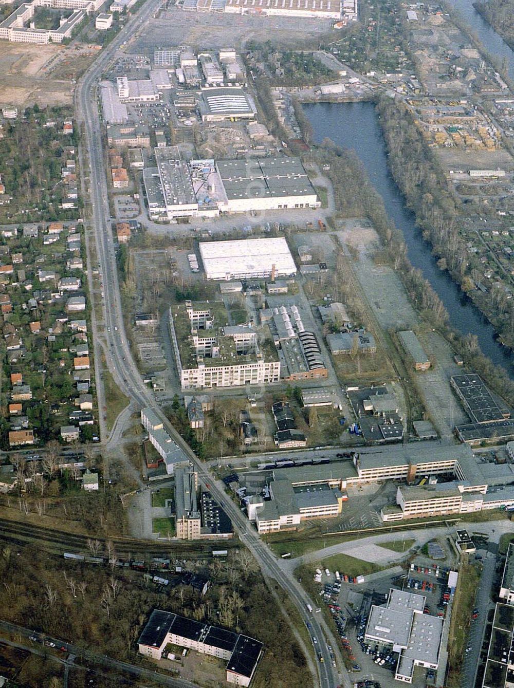 Aerial photograph Berlin - Lichterfelde - Industriegebiet an der Goerzallee in Berlin - Lichterfelde.