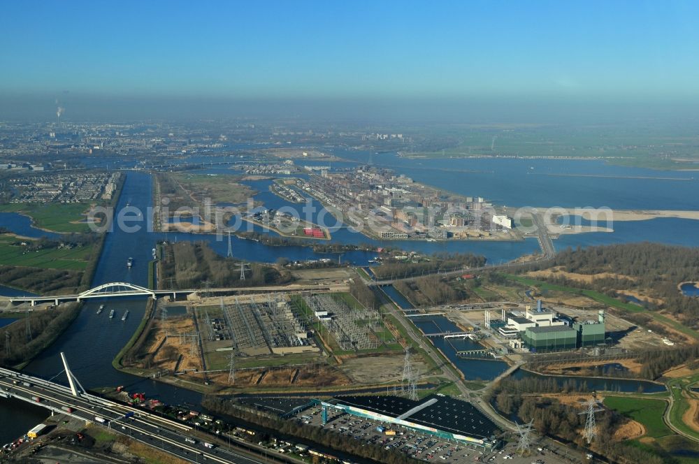 Amsterdam from the bird's eye view: View of the artificial PEN - Island and the public park Diemerpark near Amsterdam in the province of North Holland in the Netherlands. On the PEN - the island is a powerhouse of Provincial Electricity Company of New York. The Diemerpark is Amsterdam's largest city park, was built on a former garbage dump in Amsterdam in the province of North Holland in the Netherlands