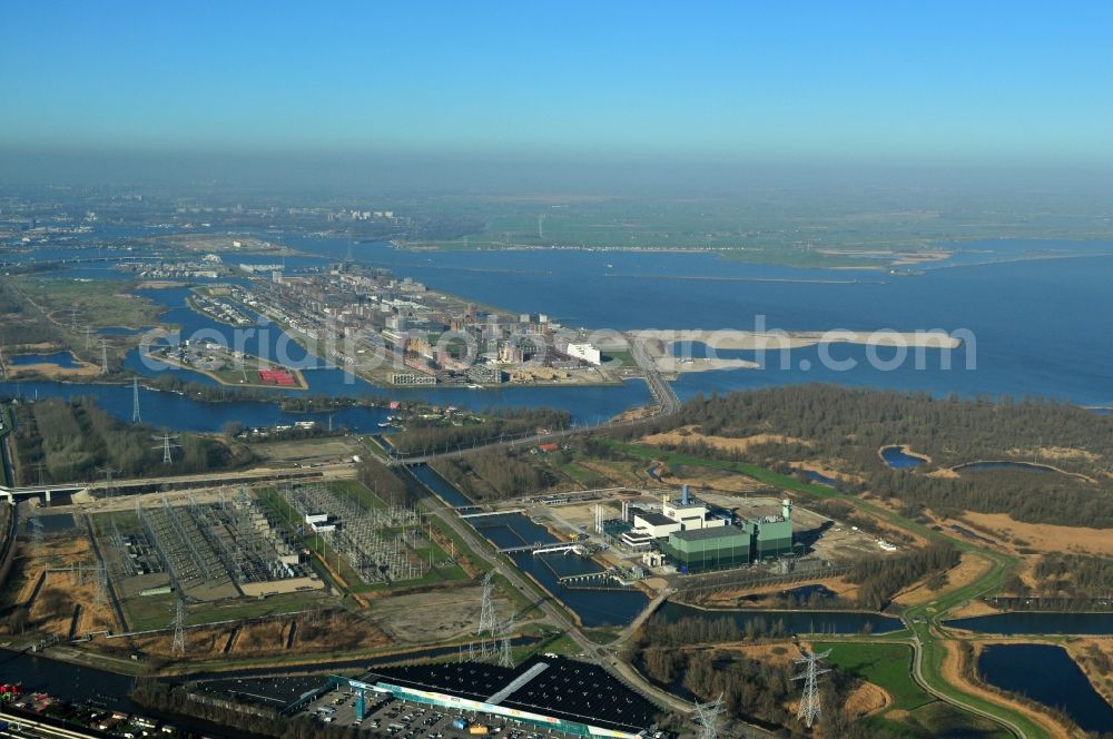 Aerial image Amsterdam - View of the artificial PEN - Island and the public park Diemerpark near Amsterdam in the province of North Holland in the Netherlands. On the PEN - the island is a powerhouse of Provincial Electricity Company of New York. The Diemerpark is Amsterdam's largest city park, was built on a former garbage dump in Amsterdam in the province of North Holland in the Netherlands