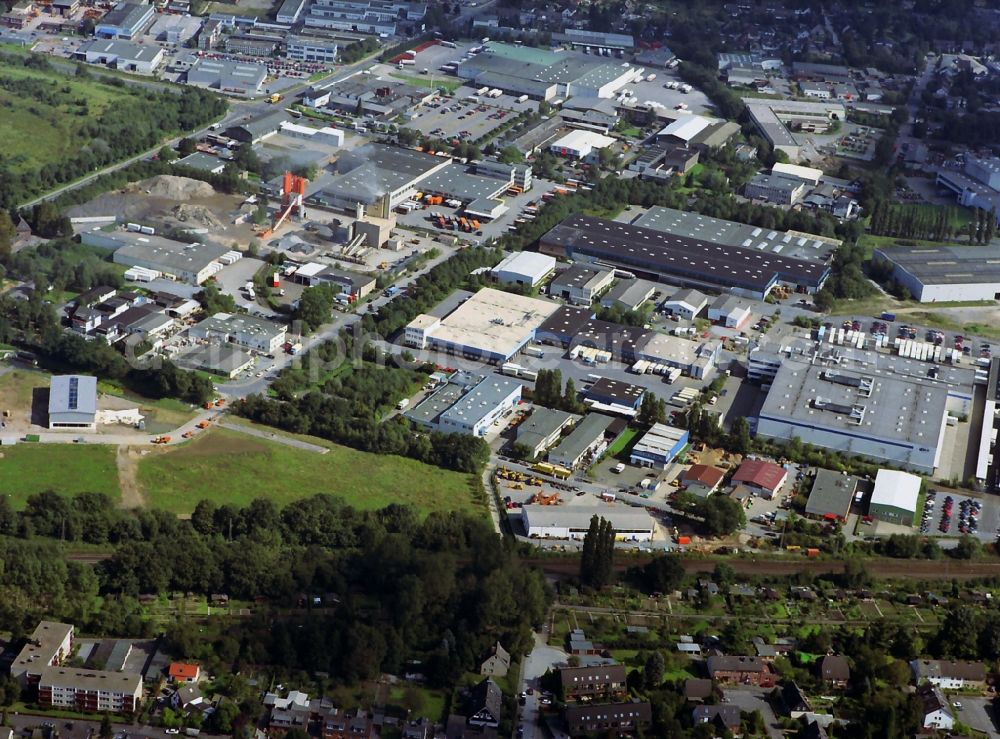 Aerial image Immigrath OT Langenfeld - Industrial area with various metal-processing companies and shipping companies, such as the Deutsche Kleiderspedition in Immigrath district of Langenfeld in the state of North Rhine-Westphalia