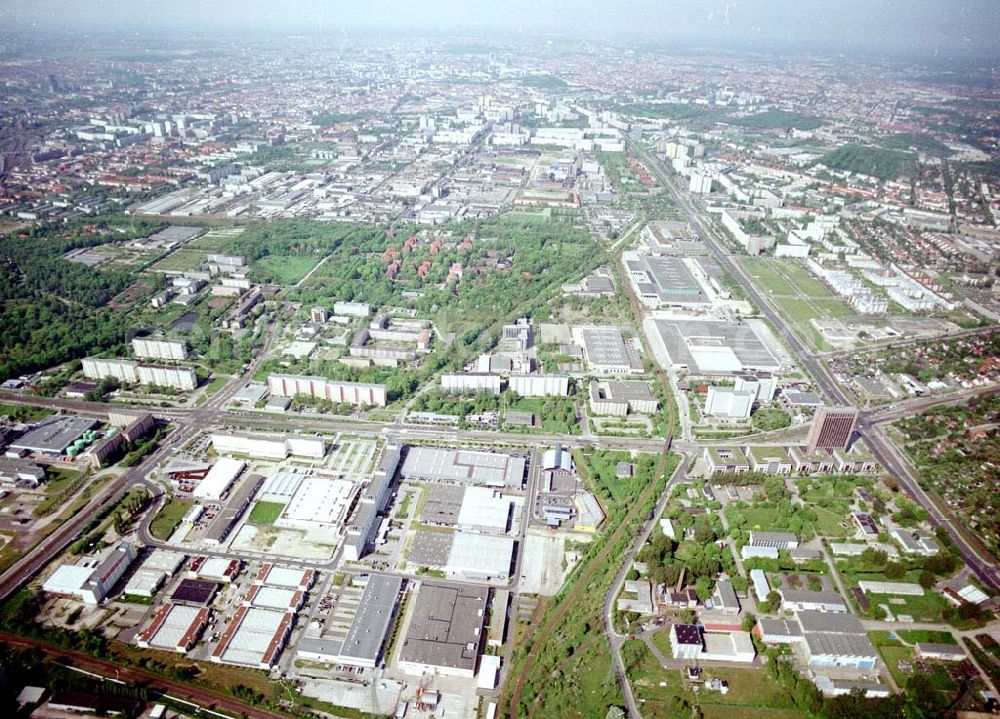 Aerial image Berlin - Marzahn - Industriegebiet Marzahn mit dem Werksgelände der HEIDENHAIN-MICROPRINT GmbH an der Rhinstraße 134 in 12681 BERLIN, Tel.: 030 54705104.