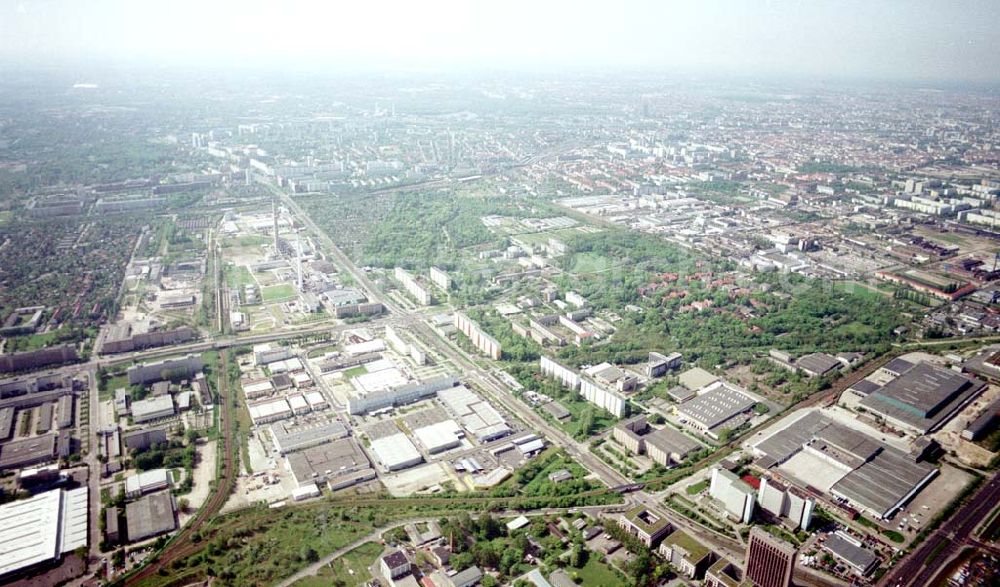 Aerial photograph Berlin - Marzahn - Industriegebiet Marzahn mit dem Werksgelände der HEIDENHAIN-MICROPRINT GmbH an der Rhinstraße 134 in 12681 BERLIN, Tel.: 030 54705104.