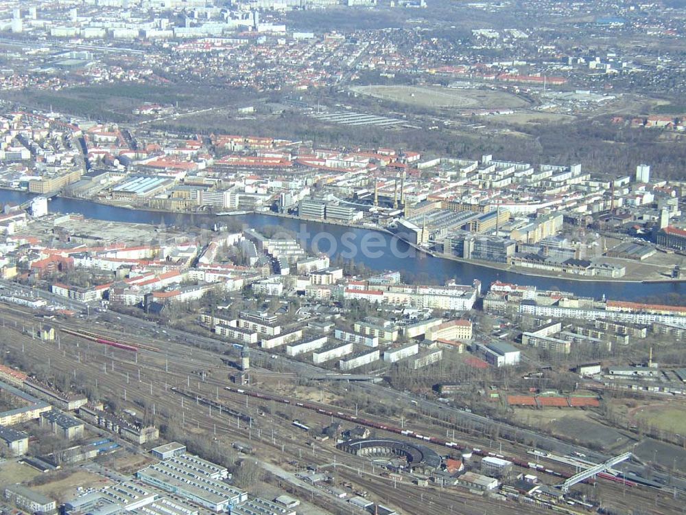 Berlin - SCHÖNEWEIDE from the bird's eye view: Industriegebiet Nieder- und Oberschöneweide. 13.03.03