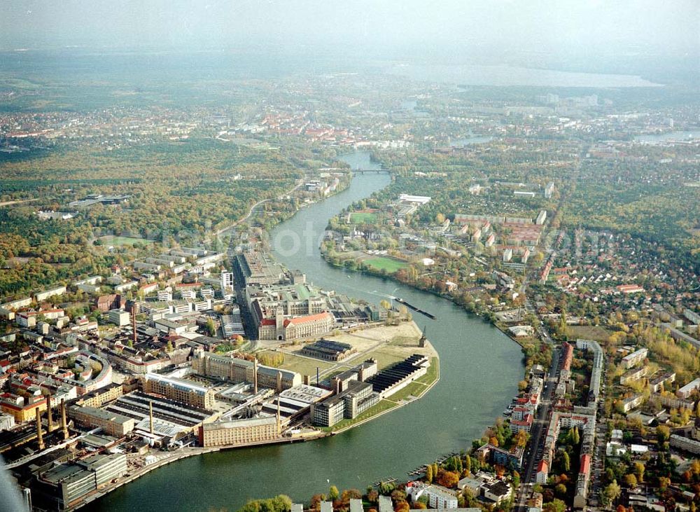 Berlin - Oberschöneweide from above - Industriegebiet Oberschöneweide.