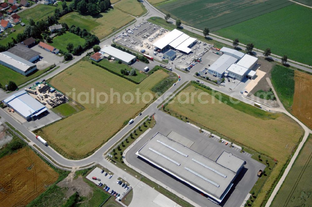 Aerial image Leipheim - Industrie- und Gewerbeflächen im Industriegebiet Spinnmähder in Leipheim / Bayern. Vermietung / Verwaltung: Unternehmensgruppe Markus Gerold, An der Vaerstbrücke 1, 59425 Unna, Tel. +49(0)2303 25036-26, Fax +49(0)2303 25036-27, E-Mail: info@markus-gerold.de