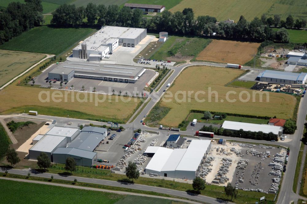 Aerial photograph Leipheim - Industrie- und Gewerbeflächen im Industriegebiet Spinnmähder in Leipheim / Bayern. Vermietung / Verwaltung: Unternehmensgruppe Markus Gerold, An der Vaerstbrücke 1, 59425 Unna, Tel. +49(0)2303 25036-26, Fax +49(0)2303 25036-27, E-Mail: info@markus-gerold.de