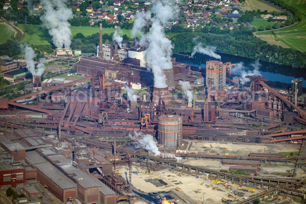 Salzgitter from the bird's eye view: Industrial area of the steel mill of Salzgitter AG in Salzgitter in Lower Saxony