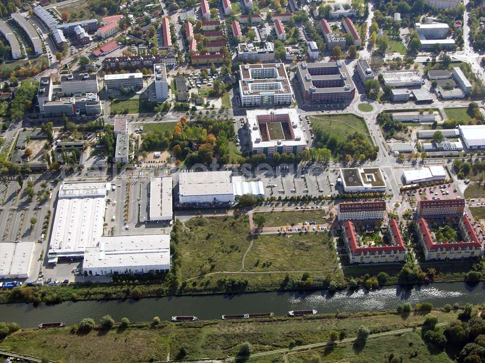 Teltow from the bird's eye view: 07.10.2004 Industriegebiet am Teltowkanal in Teltow.