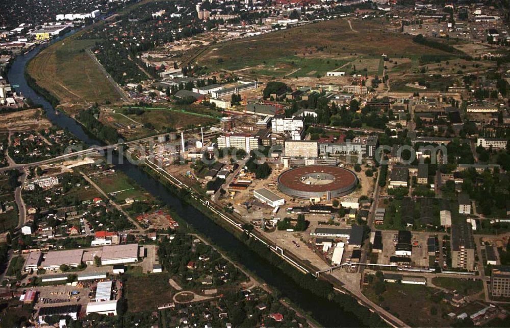 Berlin- Adlershof from above - Industriegebiet am Teltowkanal in Berlin - Adlershof