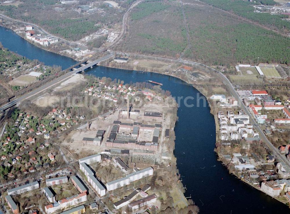 Aerial image Berlin - KÖPENICK - Industriegelände (ehem. REWATEX) an der Ottmar-Geschke Straße in Berlin - Köpenick. Ein Projekt der AENGEVELT-Immobilien-AG. 13.03.03