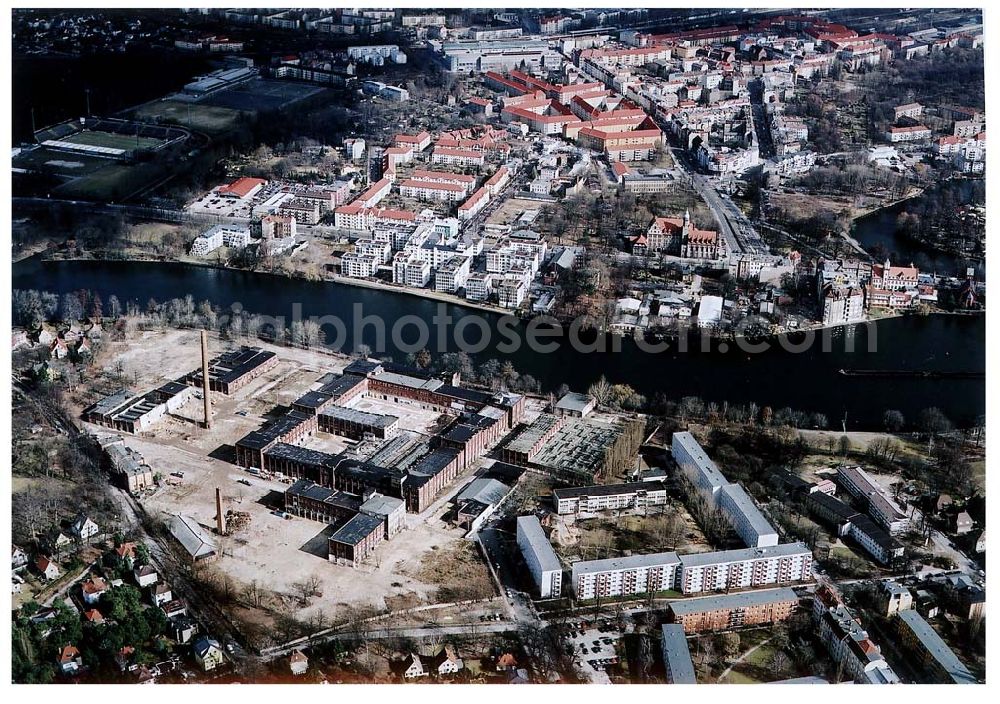 Berlin - KÖPENICK from the bird's eye view: Industriegelände (ehem. REWATEX) an der Ottmar-Geschke Straße in Berlin - Köpenick. Ein Projekt der AENGEVELT-Immobilien-AG. 13.03.03