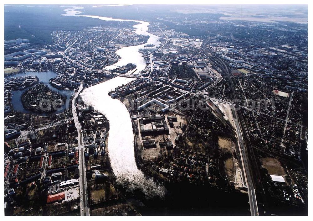 Berlin - KÖPENICK from the bird's eye view: Industriegelände (ehem. REWATEX) an der Ottmar-Geschke Straße in Berlin - Köpenick. Ein Projekt der AENGEVELT-Immobilien-AG. 13.03.03