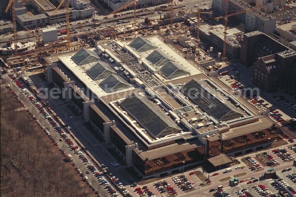 Aerial photograph Berlin - WEDDING - Industriegelände an der Voltastraße in Berlin-Wedding. 1995