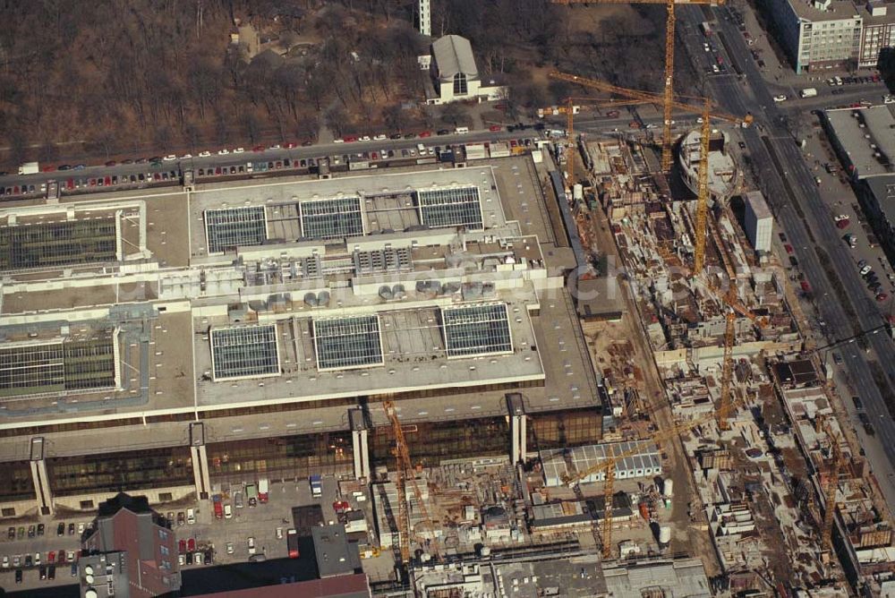 Aerial image Berlin - WEDDING - Industriegelände an der Voltastraße in Berlin-Wedding. 1995