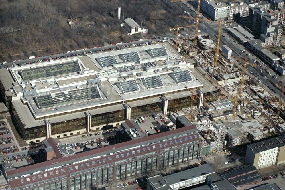 Aerial photograph Berlin - WEDDING - Industriegelände an der Voltastraße in Berlin-Wedding. 1995