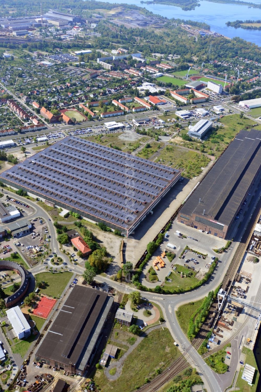 Aerial photograph Brandenburg Havel - Look at the Industrial Museum and the recycling park in Brandenburg upon Havel in the federal state of Brandenburg. The monument area includes the Siemens-Martin furnace and the associated facilities. The recycling center is operated by the company Märkische Entsorgungsgesellschaft Brandenburg mbH