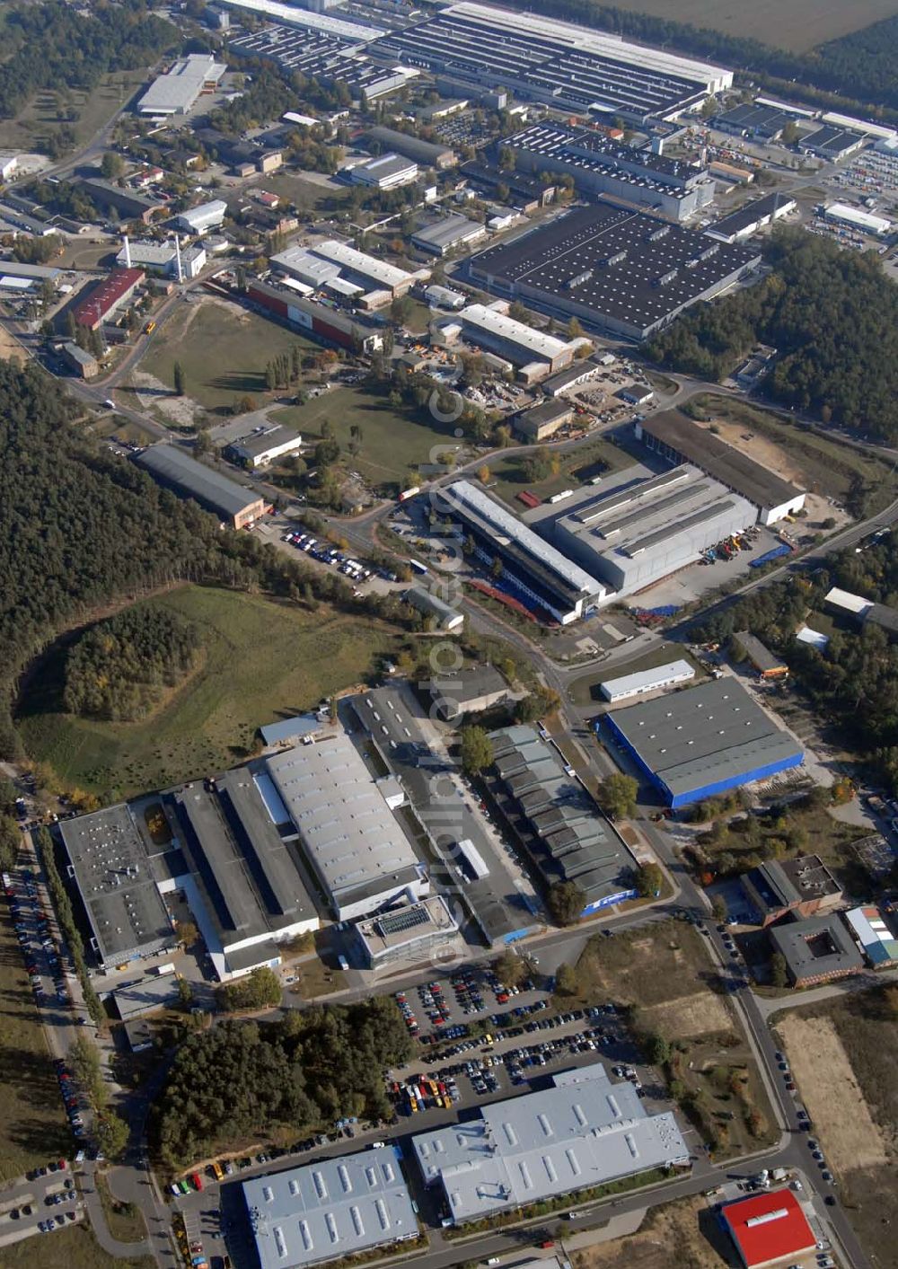 Ludwigsfelde from above - Blick auf den Industriepark an der Straße der Jugend - Ansprechpartner: Hr. Dr. Pornschlegel - Telefon: (030) 24 30 36 71 - Telefax: (030) 24 30 36 72 - E-Mail: pornschlegel@mgsberlin.de - Achim Walder: