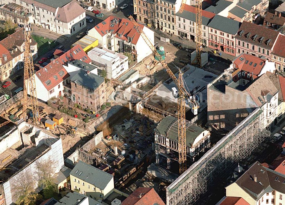 Potsdam from the bird's eye view: Neubau Karstadt Kaufhaus Potsdam an der Brandenburger Straße. Karstadt Immobilien AG (Pressesprecher: Erich Jeske 0911 / 14 - 23459 oder - 22224, 0911 / 14-24330,erich.jeske@quelle.de), Projektsteuerung: Josef Esch Vermögensverwaltungs GmbH (022419870, info@jefp.biz, Fr Stassen), Firma Ernst Jung (0302547121350, carola.voelkner@de.gy.com, Fr. Völkner), Hochtief Erfurt (0331743440, katrin.toepfer@hochtief.de, Fr. Toepfer), Fassade:Firma Roland Schulze (0331296816, info@baudenkmalpflege.de, Fr. Schulze).