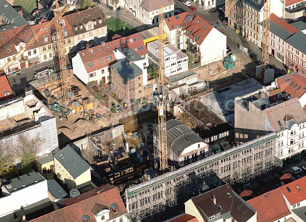 Aerial image Potsdam - Neubau Karstadt Kaufhaus Potsdam an der Brandenburger Straße. Karstadt Immobilien AG (Pressesprecher: Erich Jeske 0911 / 14 - 23459 oder - 22224, 0911 / 14-24330,erich.jeske@quelle.de), Projektsteuerung: Josef Esch Vermögensverwaltungs GmbH (022419870, info@jefp.biz, Fr Stassen), Firma Ernst Jung (0302547121350, carola.voelkner@de.gy.com, Fr. Völkner), Hochtief Erfurt (0331743440, katrin.toepfer@hochtief.de, Fr. Toepfer), Fassade:Firma Roland Schulze (0331296816, info@baudenkmalpflege.de, Fr. Schulze).