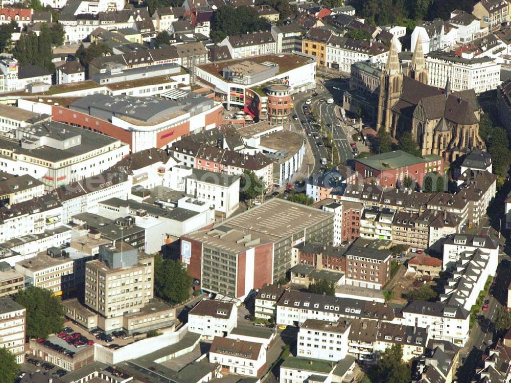 Aerial photograph Solingen (NRW) - 29.08.2005 Solingen (NRW) Blick auf das Solingener Stadtzentrum mit den Clemens Galerien und der kath. Kirche St. Clemens. Werbegemeinschaft Clemens-Galerien GbR, Mühlenplatz 1, 42651 Solingen, Telefon: 0212 / 22 126-0, Telefax: 0212 / 22 126-22, info@clemens-galerien.net, Achim Walder: