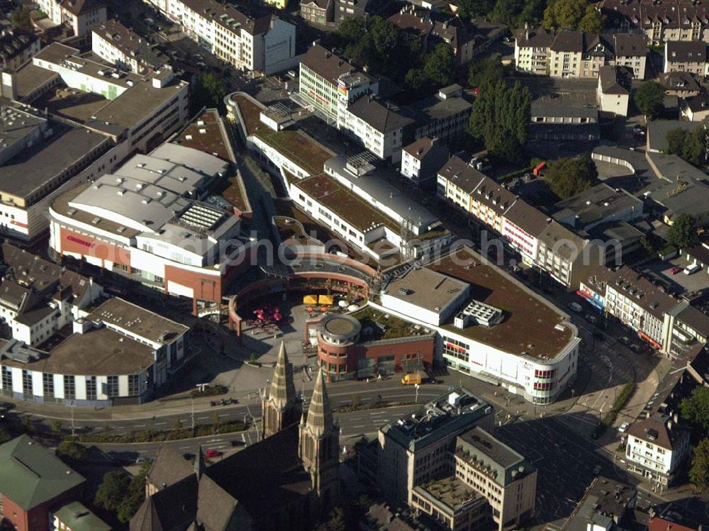 Aerial photograph Solingen (NRW) - 29.08.2005 Solingen (NRW) Blick auf das Solingener Stadtzentrum mit den Clemens Galerien und der kath. Kirche St. Clemens. Werbegemeinschaft Clemens-Galerien GbR, Mühlenplatz 1, 42651 Solingen, Telefon: 0212 / 22 126-0, Telefax: 0212 / 22 126-22, info@clemens-galerien.net, Achim Walder: