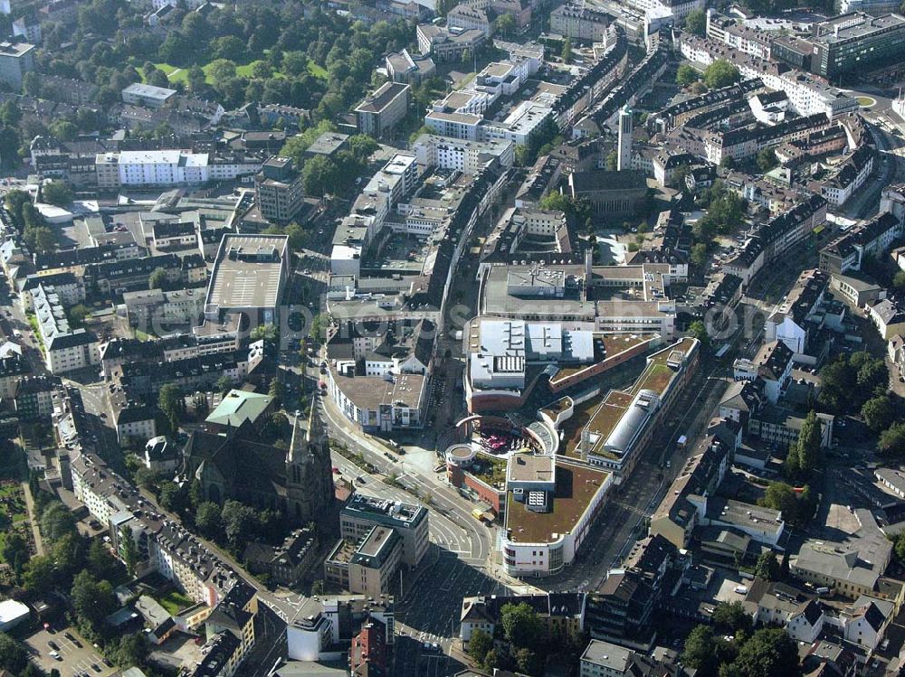 Solingen (NRW) from the bird's eye view: 29.08.2005 Solingen (NRW) Blick auf das Solingener Stadtzentrum mit den Clemens Galerien und der kath. Kirche St. Clemens. Werbegemeinschaft Clemens-Galerien GbR, Mühlenplatz 1, 42651 Solingen, Telefon: 0212 / 22 126-0, Telefax: 0212 / 22 126-22, info@clemens-galerien.net, Achim Walder: