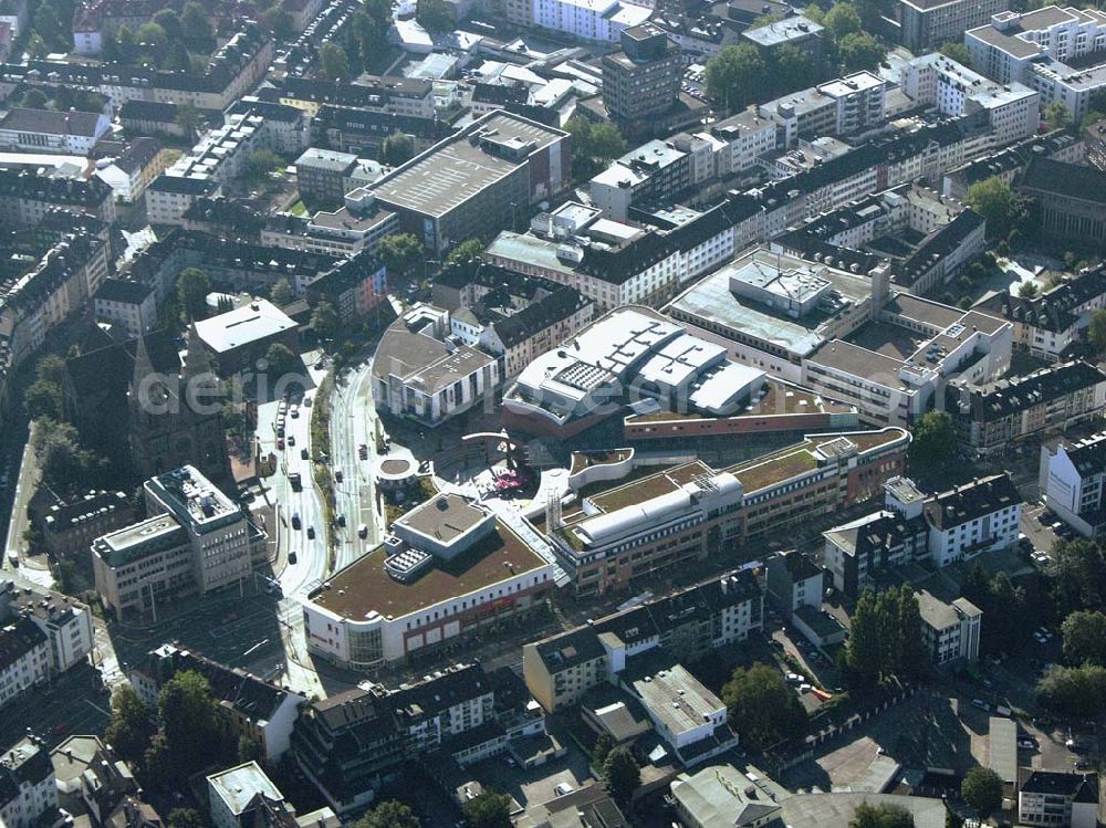 Aerial image Solingen (NRW) - 29.08.2005 Solingen (NRW) Blick auf das Solingener Stadtzentrum mit den Clemens Galerien und der kath. Kirche St. Clemens. Werbegemeinschaft Clemens-Galerien GbR, Mühlenplatz 1, 42651 Solingen, Telefon: 0212 / 22 126-0, Telefax: 0212 / 22 126-22, info@clemens-galerien.net, Achim Walder: