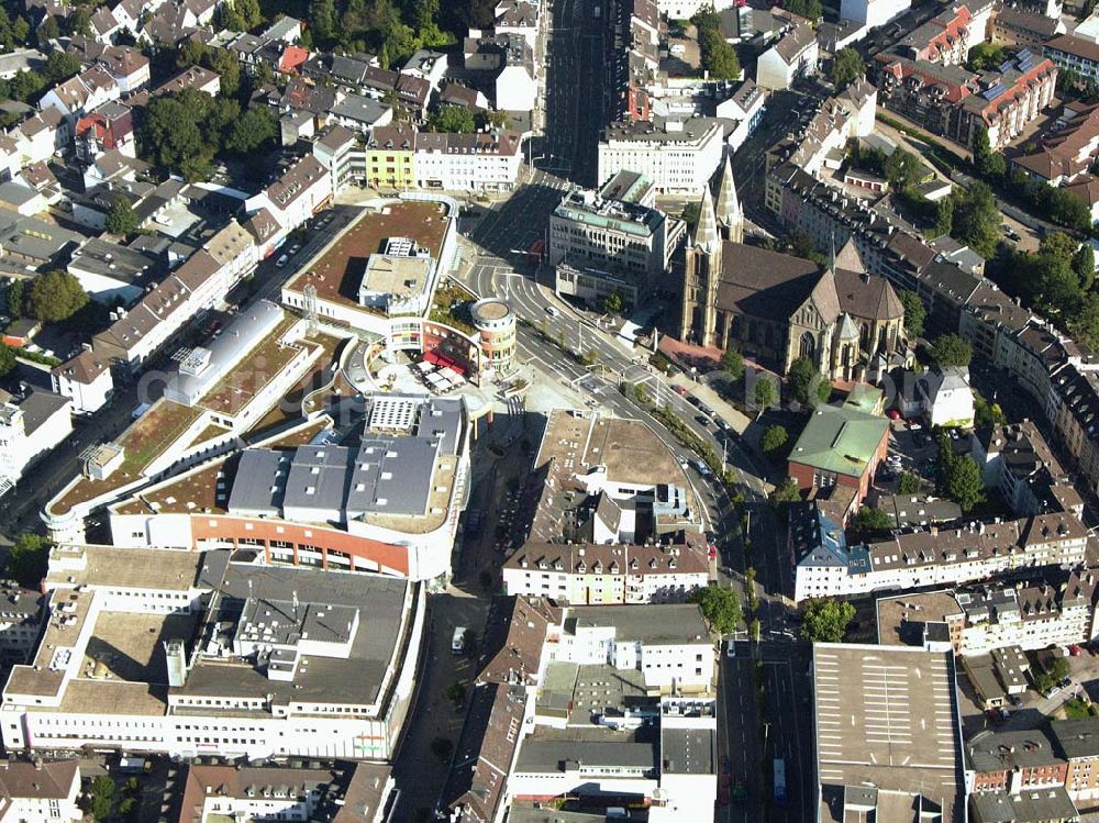 Aerial photograph Solingen (NRW) - 29.08.2005 Solingen (NRW) Blick auf das Solingener Stadtzentrum mit den Clemens Galerien und der kath. Kirche St. Clemens. Werbegemeinschaft Clemens-Galerien GbR, Mühlenplatz 1, 42651 Solingen, Telefon: 0212 / 22 126-0, Telefax: 0212 / 22 126-22, info@clemens-galerien.net, Achim Walder: