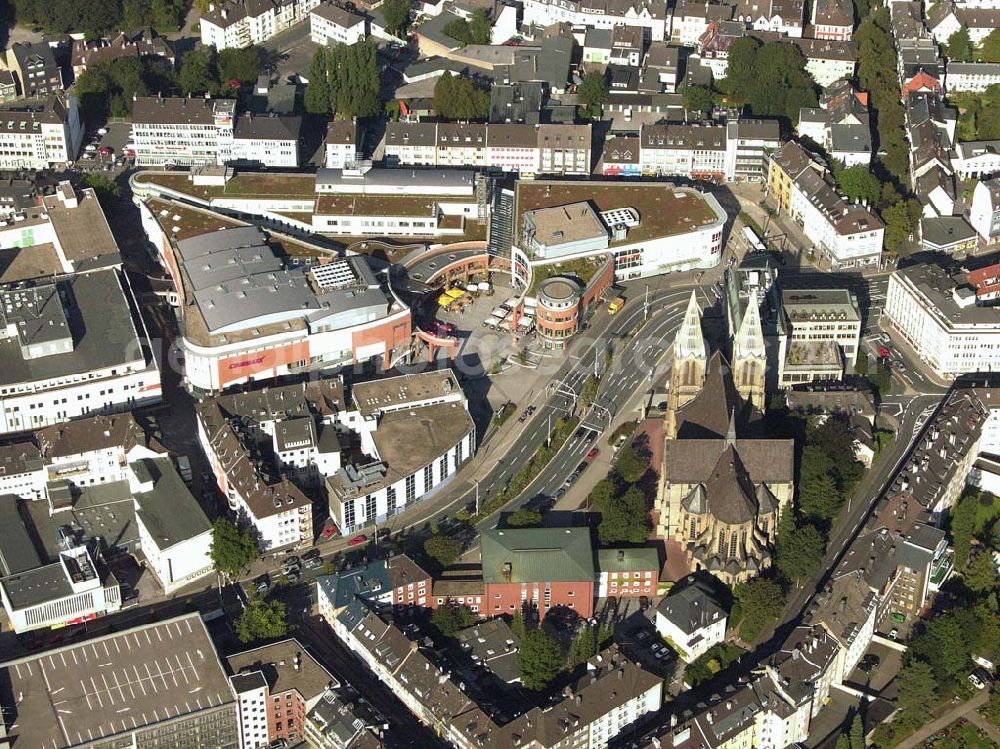 Solingen (NRW) from above - 29.08.2005 Solingen (NRW) Blick auf das Solingener Stadtzentrum mit den Clemens Galerien und der kath. Kirche St. Clemens. Werbegemeinschaft Clemens-Galerien GbR, Mühlenplatz 1, 42651 Solingen, Telefon: 0212 / 22 126-0, Telefax: 0212 / 22 126-22, info@clemens-galerien.net, Achim Walder: