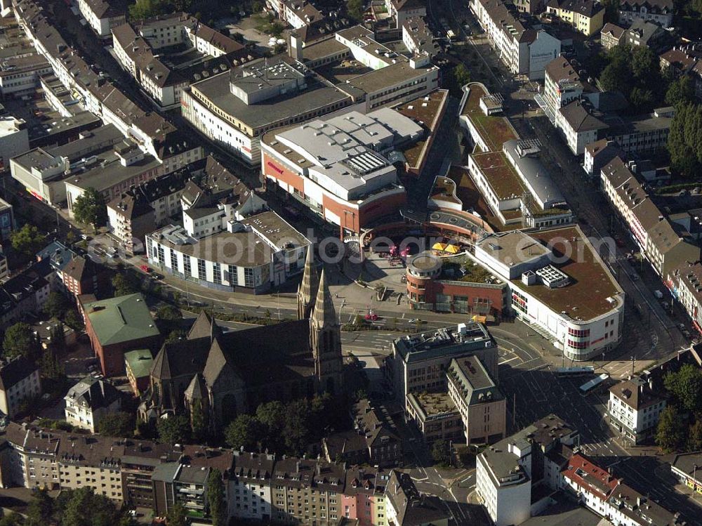 Aerial photograph Solingen (NRW) - 29.08.2005 Solingen (NRW) Blick auf das Solingener Stadtzentrum mit den Clemens Galerien und der kath. Kirche St. Clemens. Werbegemeinschaft Clemens-Galerien GbR, Mühlenplatz 1, 42651 Solingen, Telefon: 0212 / 22 126-0, Telefax: 0212 / 22 126-22, info@clemens-galerien.net, Achim Walder: