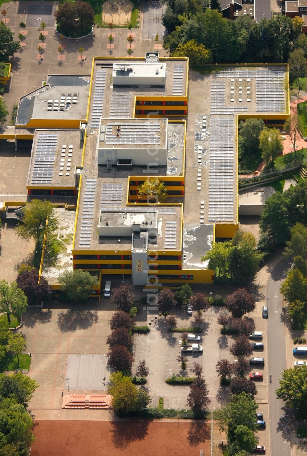 Aerial photograph Gladbeck Rentfort - School building of Ingeborg-Drewitz-Gesamtschule in Gladbeck in North Rhine-Westphalia