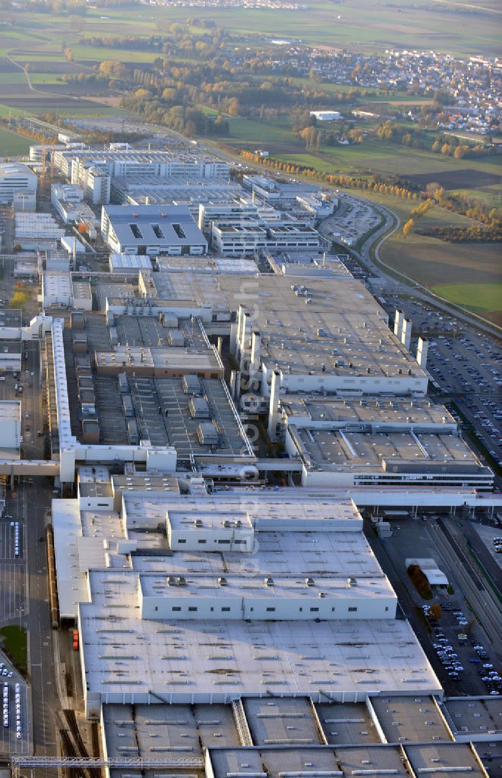 Aerial image Ingolstadt - Blick über die Werkshallen der Audi AG. View across the plant halls of the car producing Audi AG.