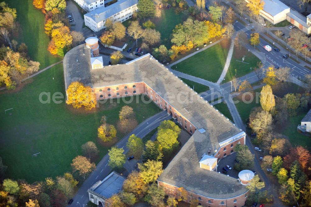 Aerial photograph Ingolstadt - Die Geschützstellung, der Kavalier Hepp, in dem das Stadtmuseum Ingolstadt untergebracht ist. The cavalier Hepp hosting the Museum of the town Ingolstadt.