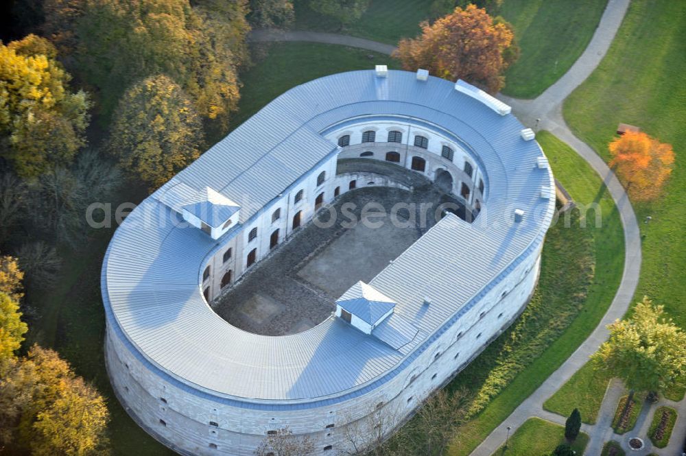 Aerial image Ingolstadt - Der Turm Triva ist der östliche Flankenturm des Festungsbaus Reduit Tilly, in dem seit 2009 das Bayerische Polizeimuseum untergebracht ist. The tower Turm Triva is a tower in the east of the fortification Reduit Tilly. The Bavarian museum of police is located in it.