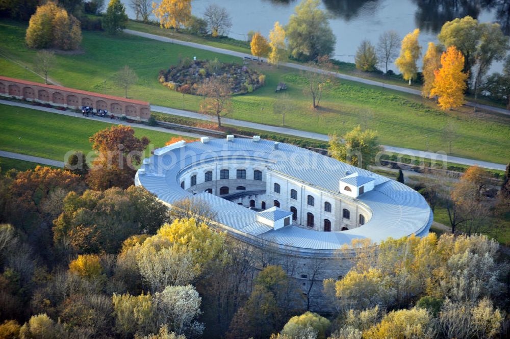 Ingolstadt from the bird's eye view: Der Turm Triva ist der östliche Flankenturm des Festungsbaus Reduit Tilly, in dem seit 2009 das Bayerische Polizeimuseum untergebracht ist. The tower Turm Triva is a tower in the east of the fortification Reduit Tilly. The Bavarian museum of police is located in it.