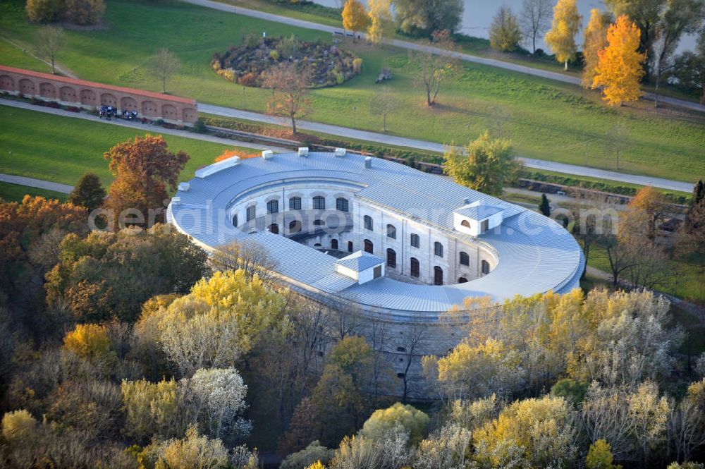 Aerial image Ingolstadt - Der Turm Triva ist der östliche Flankenturm des Festungsbaus Reduit Tilly, in dem seit 2009 das Bayerische Polizeimuseum untergebracht ist. The tower Turm Triva is a tower in the east of the fortification Reduit Tilly. The Bavarian museum of police is located in it.