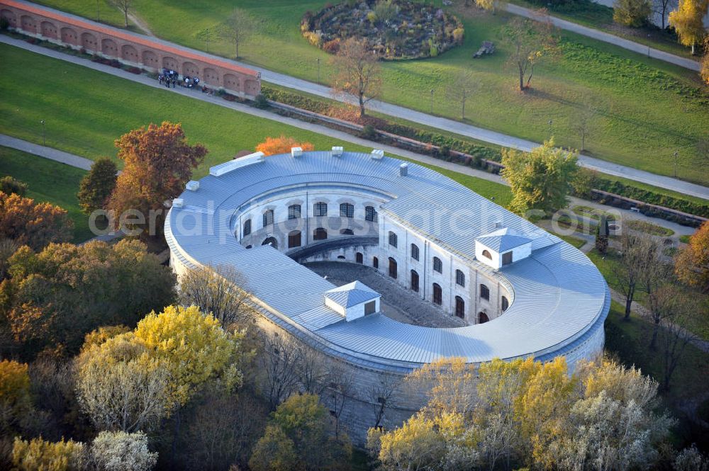 Aerial photograph Ingolstadt - Der Turm Triva ist der östliche Flankenturm des Festungsbaus Reduit Tilly, in dem seit 2009 das Bayerische Polizeimuseum untergebracht ist. The tower Turm Triva is a tower in the east of the fortification Reduit Tilly. The Bavarian museum of police is located in it.