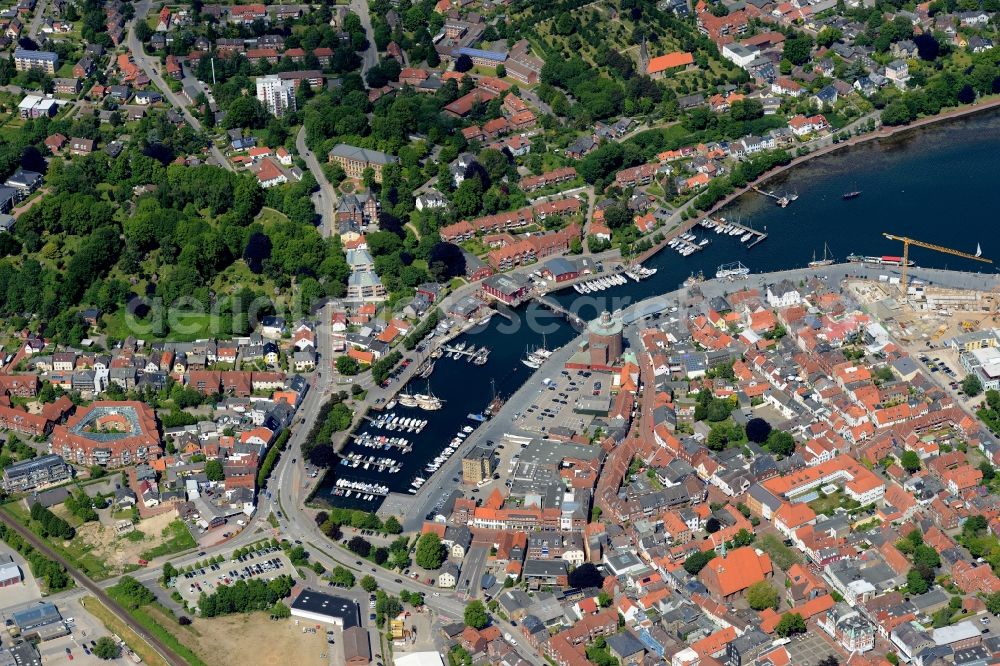 Eckernförde from above - Pleasure boat marina with docks and moorings on the harbour Innenhafen in Eckernfoerde in the state Schleswig-Holstein