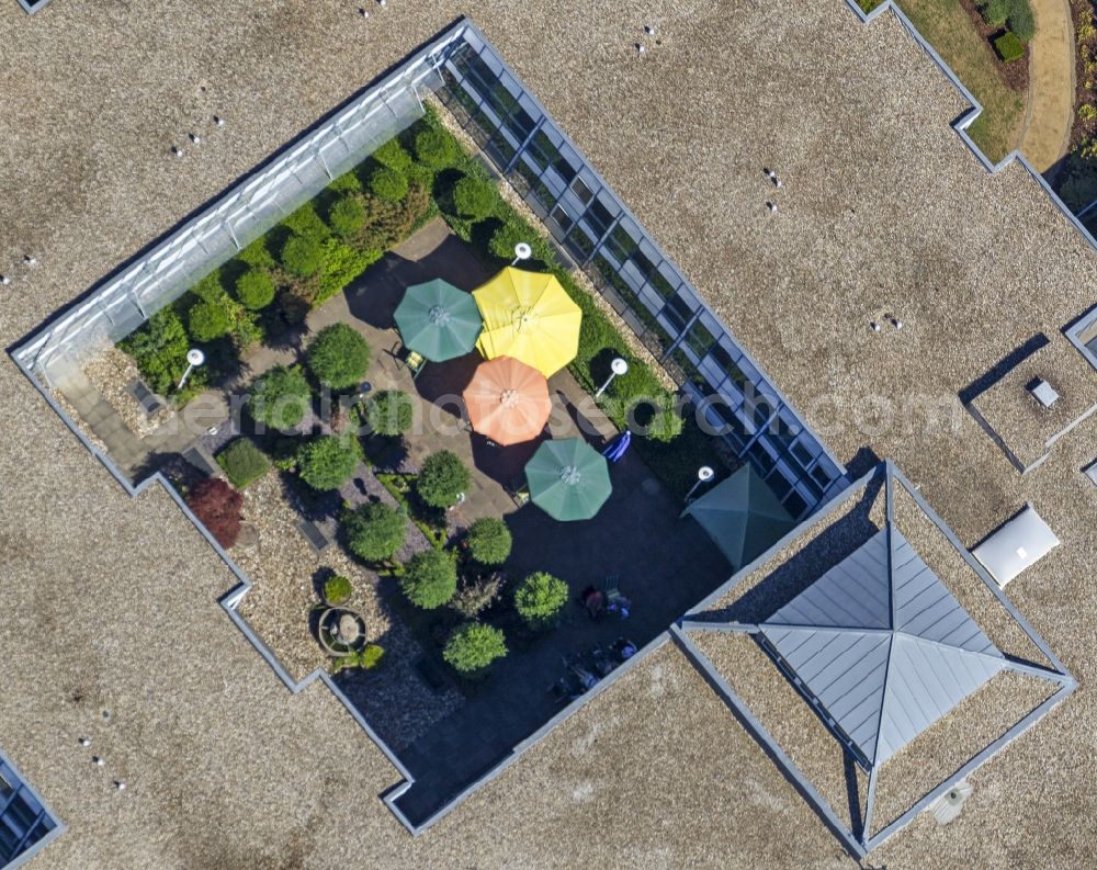 Aerial photograph Emmerich - Courtyard - the atrium of a Retirement home - new construction in Emmerich am Rhein in North Rhine-Westphalia