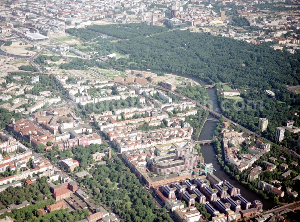 Aerial image Berlin - Innenministerium (Spreebogen) und FOCUS-Teleport der DIFA an der Stromstraße 1-7 in Berlin Moabit 08.07.02