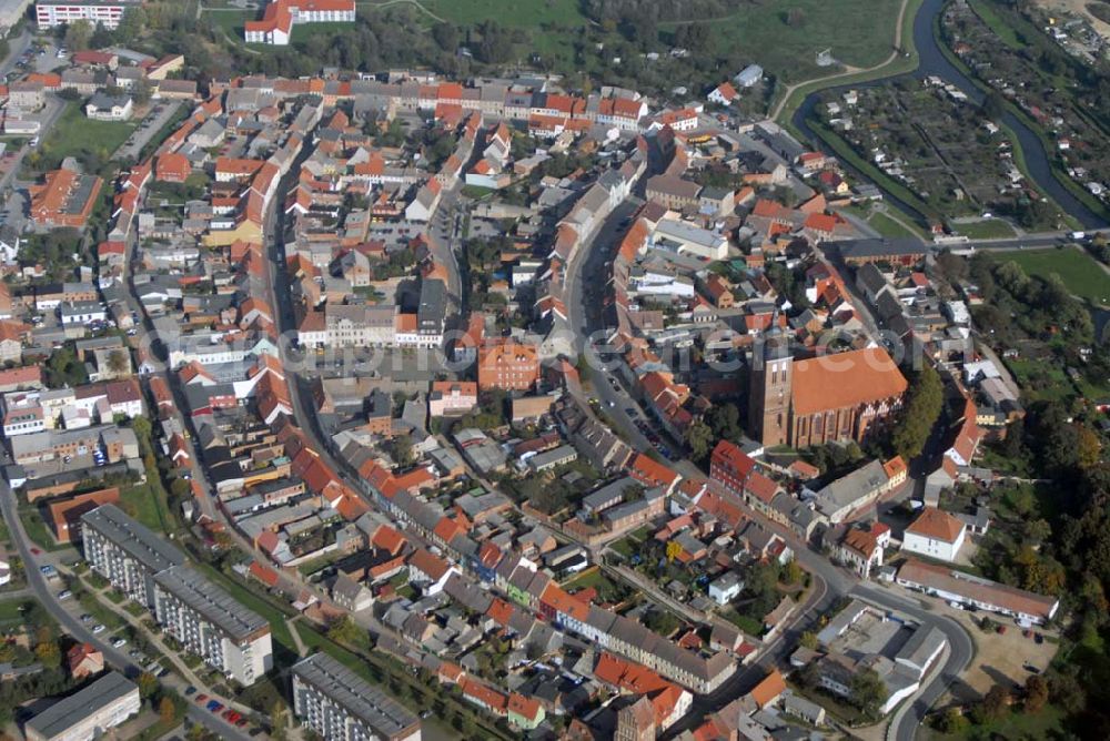 Aerial image Altentreptow - Blick auf die Innenstadt von Altentreptow am Fluss Tollense sowie der Evangelischen Kirchengemeinde St.Petri - Mühlenstraße 4, 17087 ALTENTREPTOW - Tel.: 03961 / 21 47 45 - Fax: 03961 22 99 851 - Mail: altentreptow@kirchenkreis-demmin.de