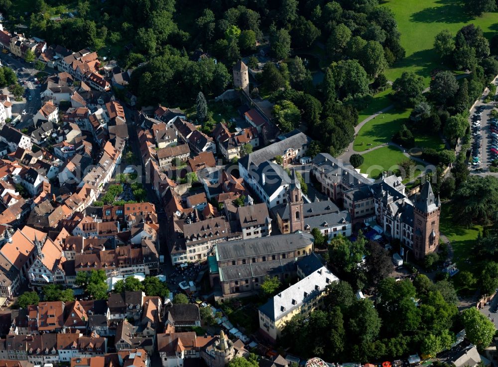 Aerial photograph Weinheim - City center and the old town - center of Weinheim in the state of Baden-Württemberg