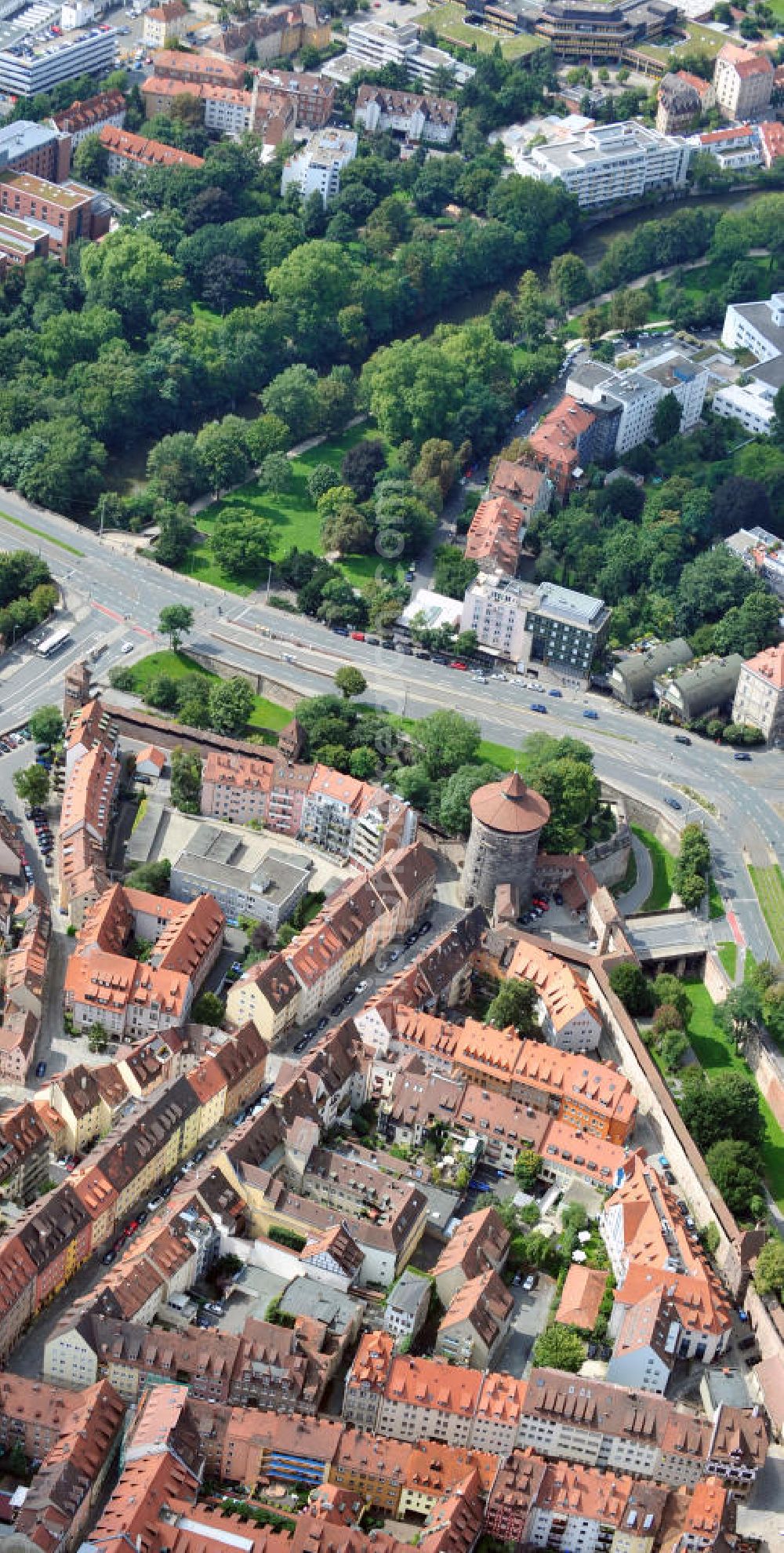 Aerial image Nürnberg - Stadtansicht auf die engere Innenstadt und Altstadtbereiche von Nürnberg. City View to the closer downtown and old town areas of Nuremberg.