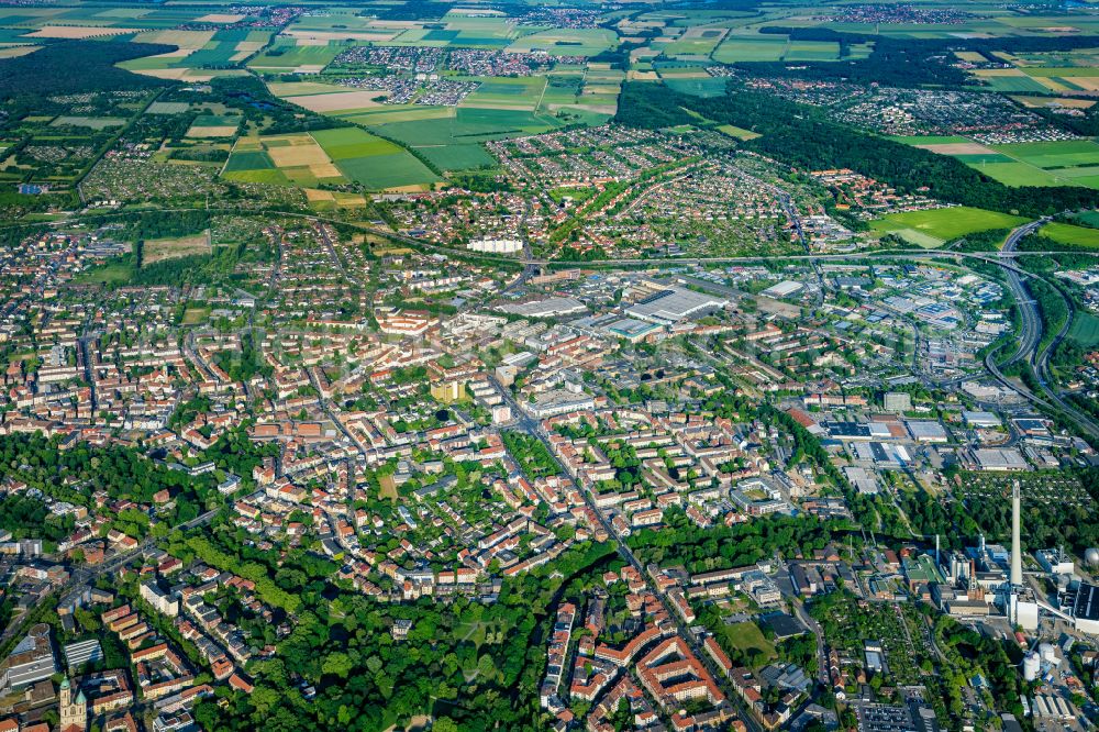 Aerial image Braunschweig - Cityscape of the district on street Madamenweg in the district Westliches Ringgebiet in Brunswick in the state Lower Saxony, Germany