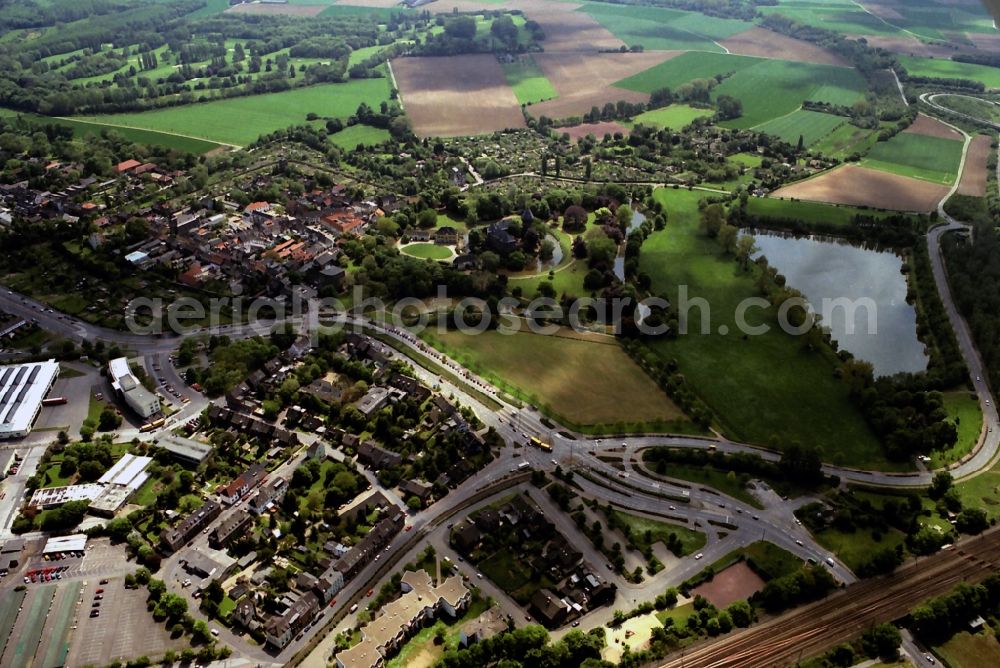 Aerial image Krefeld - Downtown at Burg Linn in Krefeld in North Rhine-Westphalia