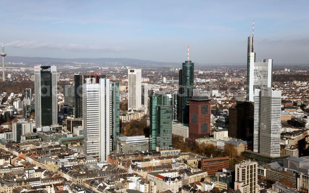 Aerial image Frankfurt am Main - Blick auf die Frankfurter Innenstadt und das Bankenviertel, mit dem Main Tower, dem Commerzbank-Tower und dem Trianon. View to the inner city of Frankfurt at the Main.